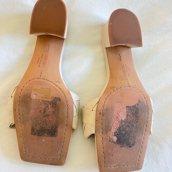 Vince Camuto Semtera Cream Leather Square-Toe Sandals Size 9.5 - Picture 5 of 5